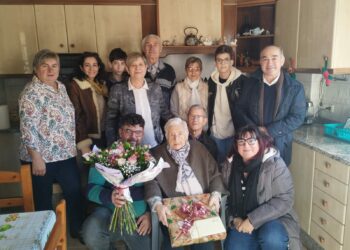 Serafina Barbazán Neo, veciña de Rois, celebra o seu 104 aniversario