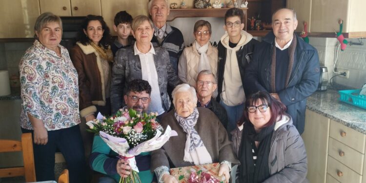 Serafina Barbazán Neo, veciña de Rois, celebra o seu 104 aniversario