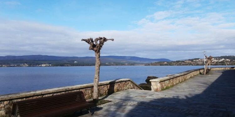 Rianxo renovará o firme do paseo marítimo entre Rinlo e a praia do Pazo