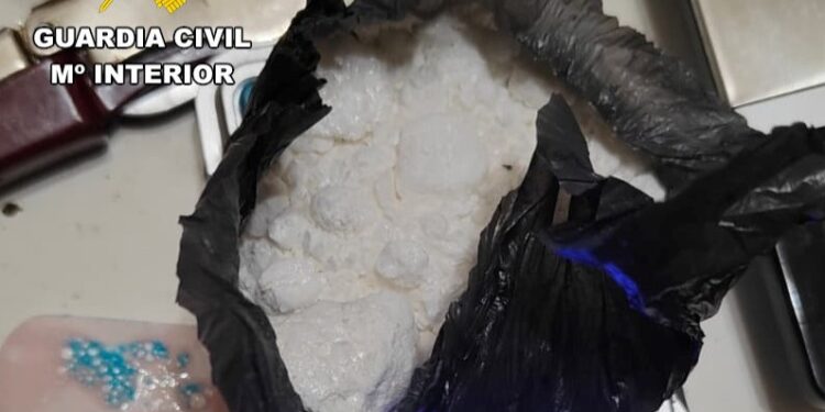 La Guardia Civil desarticula un punto de venta de droga en Melide