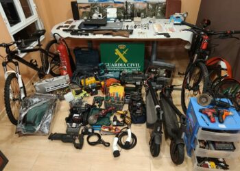 A Garda Civil desmantela un punto activo de venda de droga nunha antiga escola de Boiro