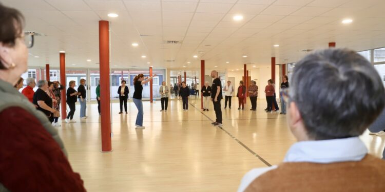 A Estrada incorpora o baile galego como actividade para os maiores de 60 anos