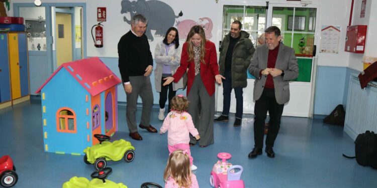 Fabiola García anuncia melloras na escola infantil de Boqueixón por 50.000 €