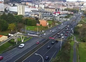 Desvíos de tráfico en Alfonso Molina en A Coruña por obras en la pasarela entre la Estación de autobuses y la Estación de ferrocarril