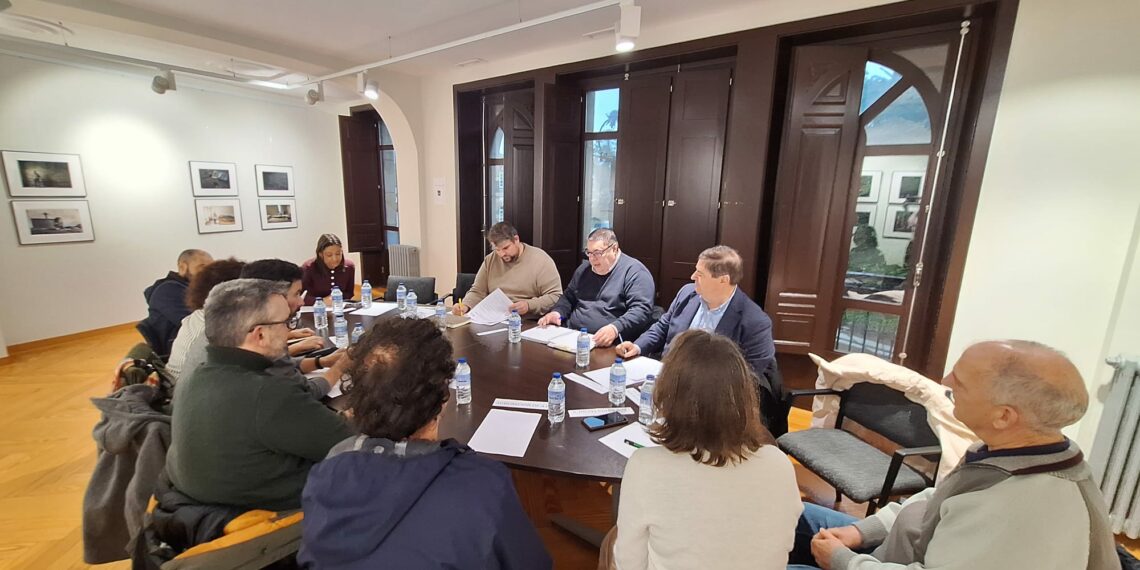 O subdelegado do Goberno asistiu á constitución da primeira Mesa Interinstitucional do Mar en Noia