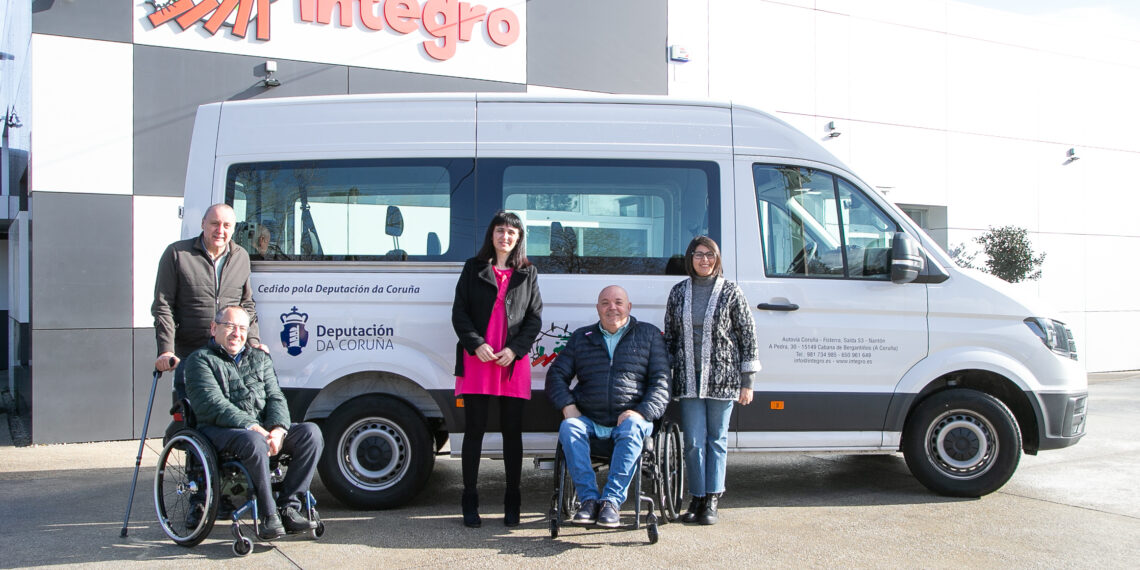 A Deputación reforza o transporte adaptado de Íntegro cun novo vehículo para mellorar a atención ás persoas con diversidade funcional