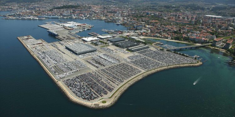 O Colexio de Xornalistas rexeita que non se esixa a titulación para un posto de comunicación no Porto de Vigo