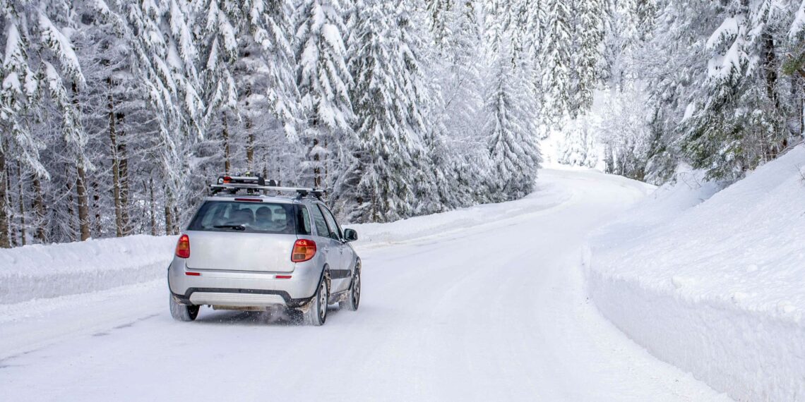 ¿Subes a esquiar este finde? Esto es lo que deberías revisar en tu coche