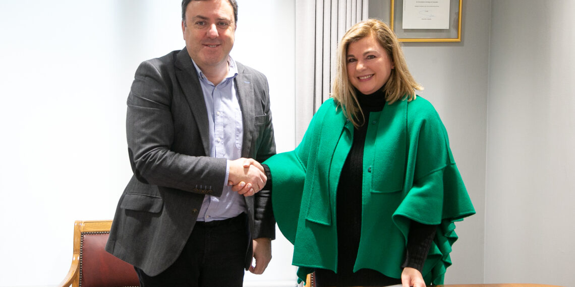 A Deputación da Coruña e Ecos do Sur asinan un convenio para a acollida de menores refuxiados da guerra de Mali