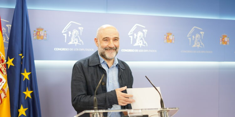 BNG reclama ao Goberno do Estado a reposición inmediata dos servizos ferroviarios entre Santiago e Vilagarcía