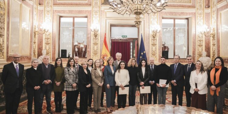 El Ministerio de Educación anuncia los 15 ganadores del concurso ‘Una Constitución para todos’