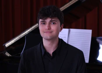 O coruñés Teo Montero Rey gaña, coa obra ‘Alén do azul’, o Premio Portus Apostoli de Composición