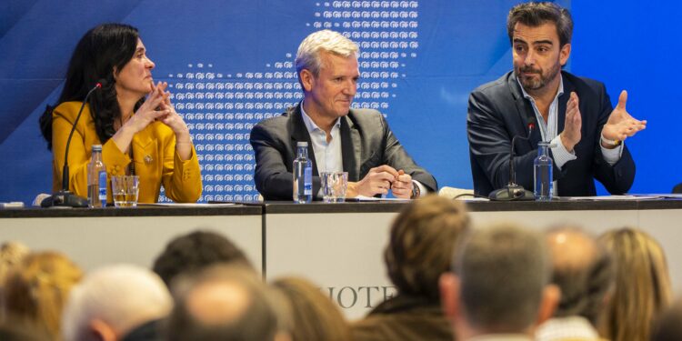 Rueda destaca a importancia de “gañar máis concellos e alcaldías” na Coruña