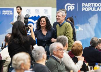 Rueda erixe á alcaldesa Lucía Calvo como “exemplo” das mulleres do PPdeG: “Traballadora, loitadora e defensora do seu concello”