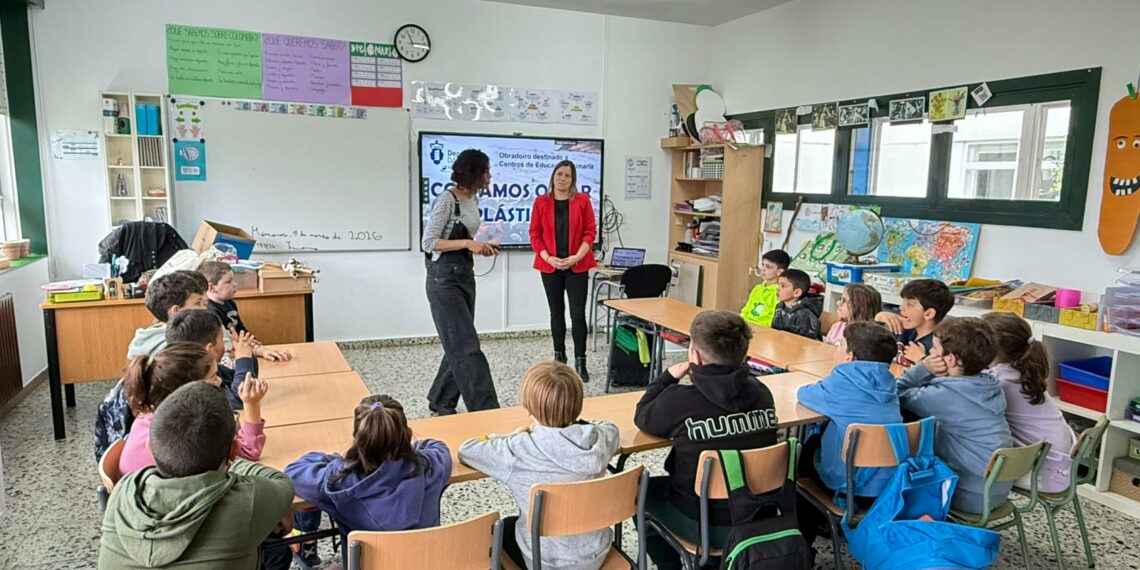 A Deputación da Coruña leva ao CEIP Celso Emilio Ferreiro de Cerceda a campaña educativa “Coidamos o mar sen plásticos”