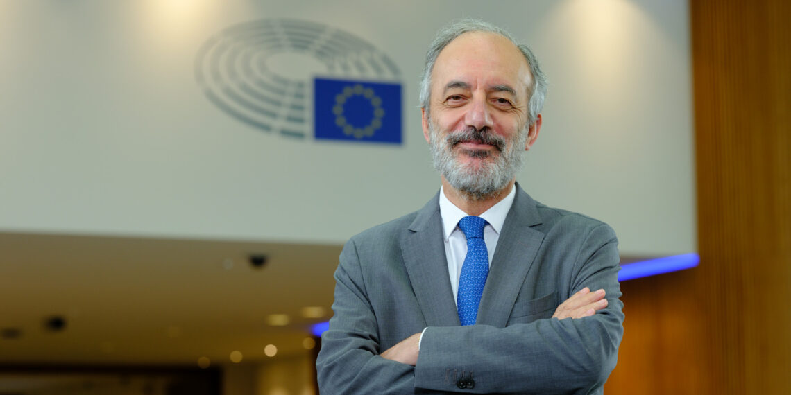 Millán Mon subraya que la Comisión de Pesca solicita 7.500 millones de euros para la financiación de la pesca