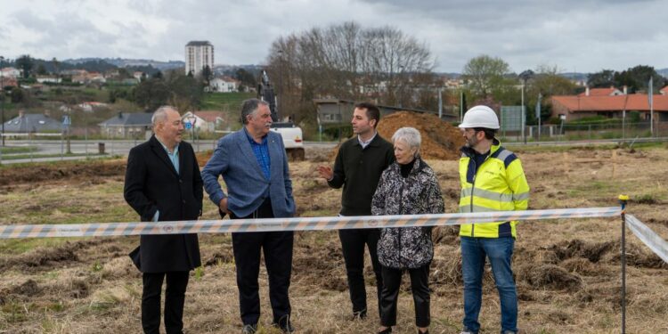 Comeza a construción de 94 pisos protexidos promovidos polo Concello de Oleiros en Xaz