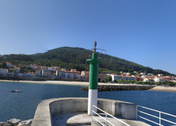 Falece unha mariscadora en Porto do Son tras ser arrastrada por un golpe de mar