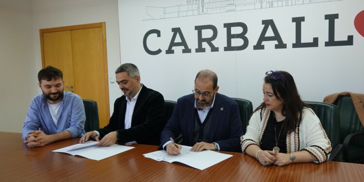 A Real Academia Galega e o Concello de Carballo asinan un convenio para a elaboración do mapa sociolingüístico escolar municipal