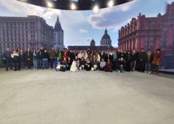 O alumnado da UDC e do Liceo La Paz descobre no CEI o potencial do maior plató virtual de España