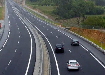 Transportes mejorará las instalaciones de dos playas de peaje en la AP-53 en Vedra y Lalín