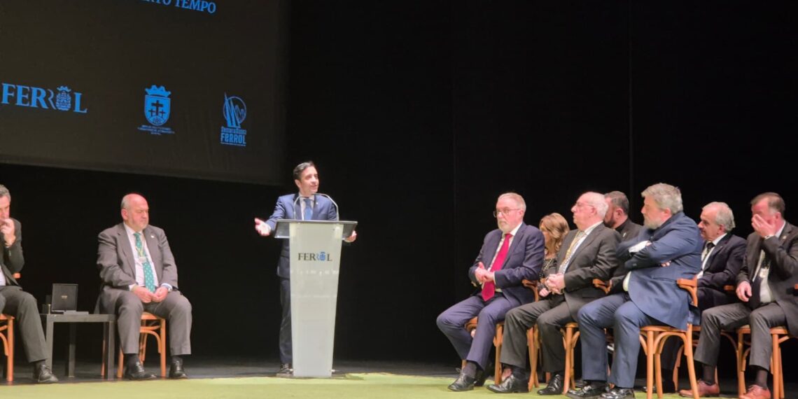 Rey Varela enxalza a Semana Santa ferrolá no acto de lectura do pregón: ‘Non se pode explicar, só se pode vivir’