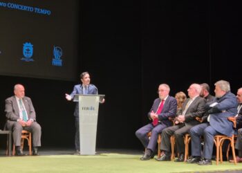 Rey Varela enxalza a Semana Santa ferrolá no acto de lectura do pregón: ‘Non se pode explicar, só se pode vivir’