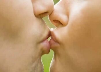 Un beso apasionado ayuda a quemar hasta 26 calorías por minuto y actúa de lifting natural