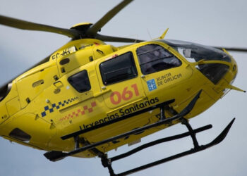 Catro feridos tras unha colisión que provocou que un coche caese ao río en Negreira