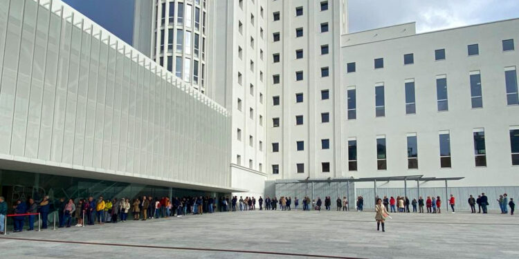 Condenado a 18 meses de cárcel por estafar con falsos alquileres en Vigo