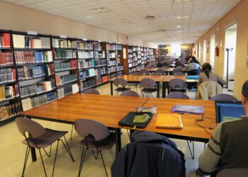 A Biblioteca da Deputación da Coruña celebra o Día do Libro coa presentación de “Os libros durmidos”