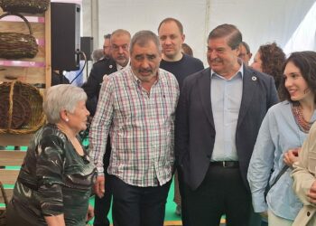 Julio Abalde pon en valor no Val do Dubra a importancia das Feira de Abril