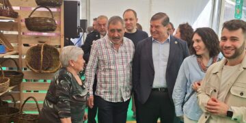 Julio Abalde pon en valor no Val do Dubra a importancia das Feira de Abril