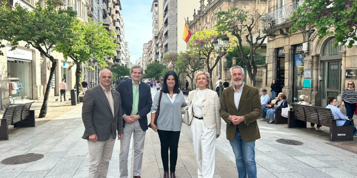 VOX presenta en Orense su nueva gestora provincial