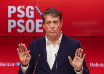 O PSOE de Lugo acusa a Elena Candia de intentar asaltar a alcaldía pola porta de atrás