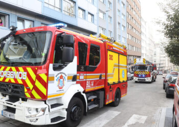 Catro mulleres afectadas por intoxicación de fume ao arder un cadro eléctrico dun edificio na Coruña