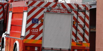 Unha muller foi evacuada por inhalación de fume tras rexistrarse un incendio na súa vivenda en Coristanco