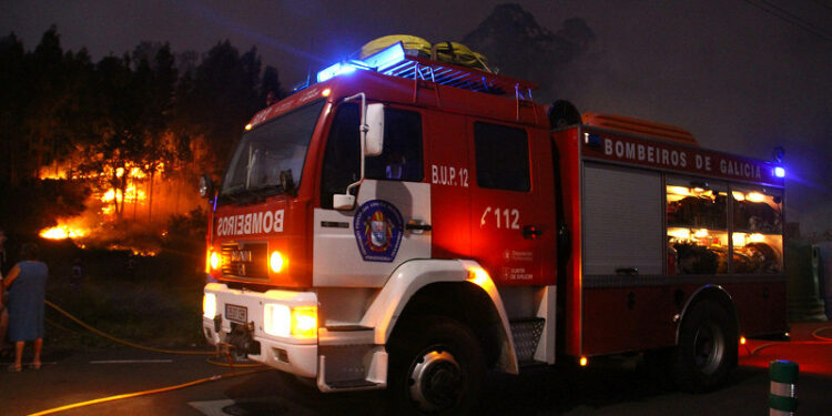 Estabilizados los incendios de Ponteareas y Carballo