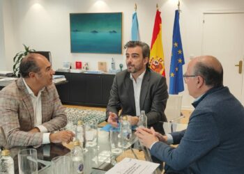 El Clúster de Turismo traslada a la Xunta la propuesta del sector para mejorar la conexión aérea de Galicia