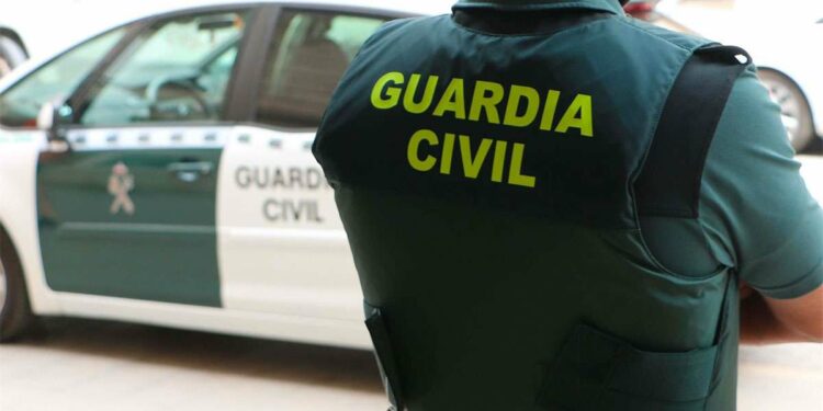 Dous operarios foron trasladados logo de sufrir unha descarga eléctrica mentres traballaban en Sanxenxo