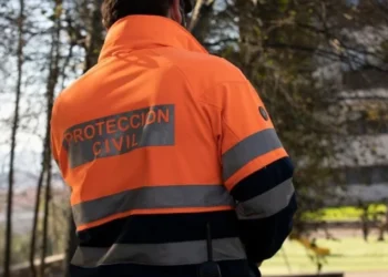 Evacuada unha persoa en helicóptero tras quedar atrapada polo tractor en Ordes