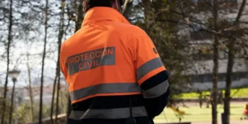 Evacuada unha persoa en helicóptero tras quedar atrapada polo tractor en Ordes