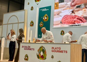 Más de 60 profesionales aprenden sobre la calidad de los productos gastronómicos y vinícolas de Ourense en el Salón Gourmet
