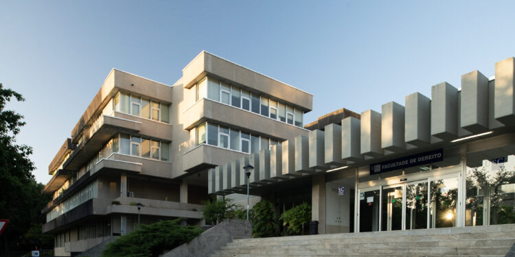 Aberta a nova convocatoria do Goberno das bolsas SERÉ para opositar á carreira xudicial e fiscal