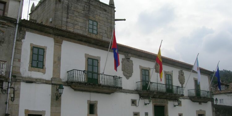 Baiona abre la oficina municipal de Información Comercial