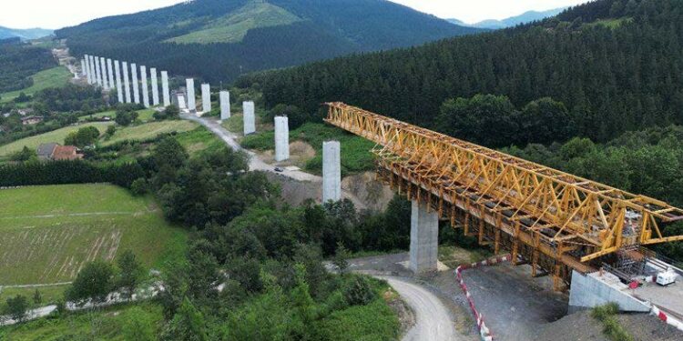 El Corredor Atlántico recibirá 1.000 millones de euros este 2026