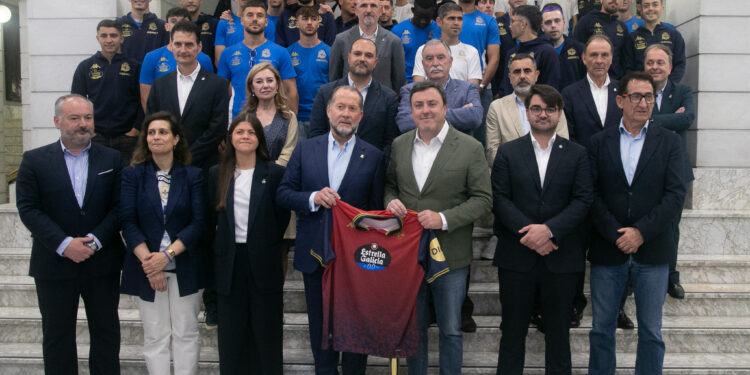 A Deputación da Coruña recibe ao RC Deportivo tras o ascenso á 1ª división