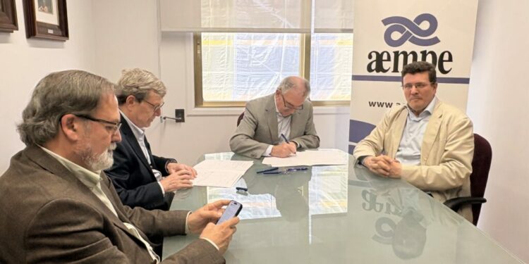 AEMPE y AGAFAN firman un convenio para impulsar el consumo local y apoyar a las familias numerosas
