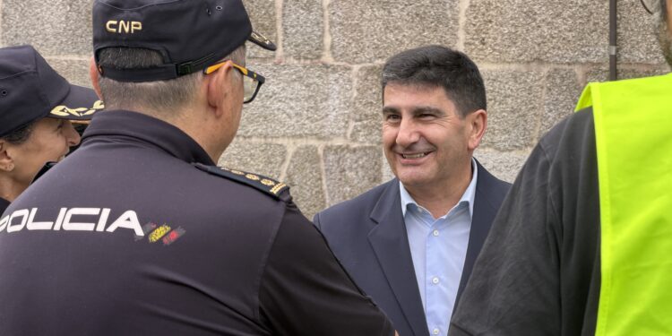 Pedro Blanco salienta que “o Goberno cumpre coa cidadanía de Santiago e coa Policía Nacional” co inicio das obras da comisaría