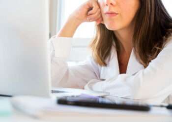3 de cada 4 trabajadores no están satisfechos y más de un tercio se plantea cambiar de empresa